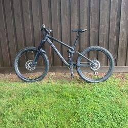 2018 Trek Remedy 8 — 19.5’’ Frame — Wheels 27.5