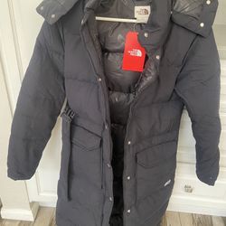 New The North Face Women’s Jacket Size Xs But Fit Small Without Problems.