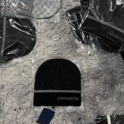 Lv Beanie(CHECK DESCRIPTION)