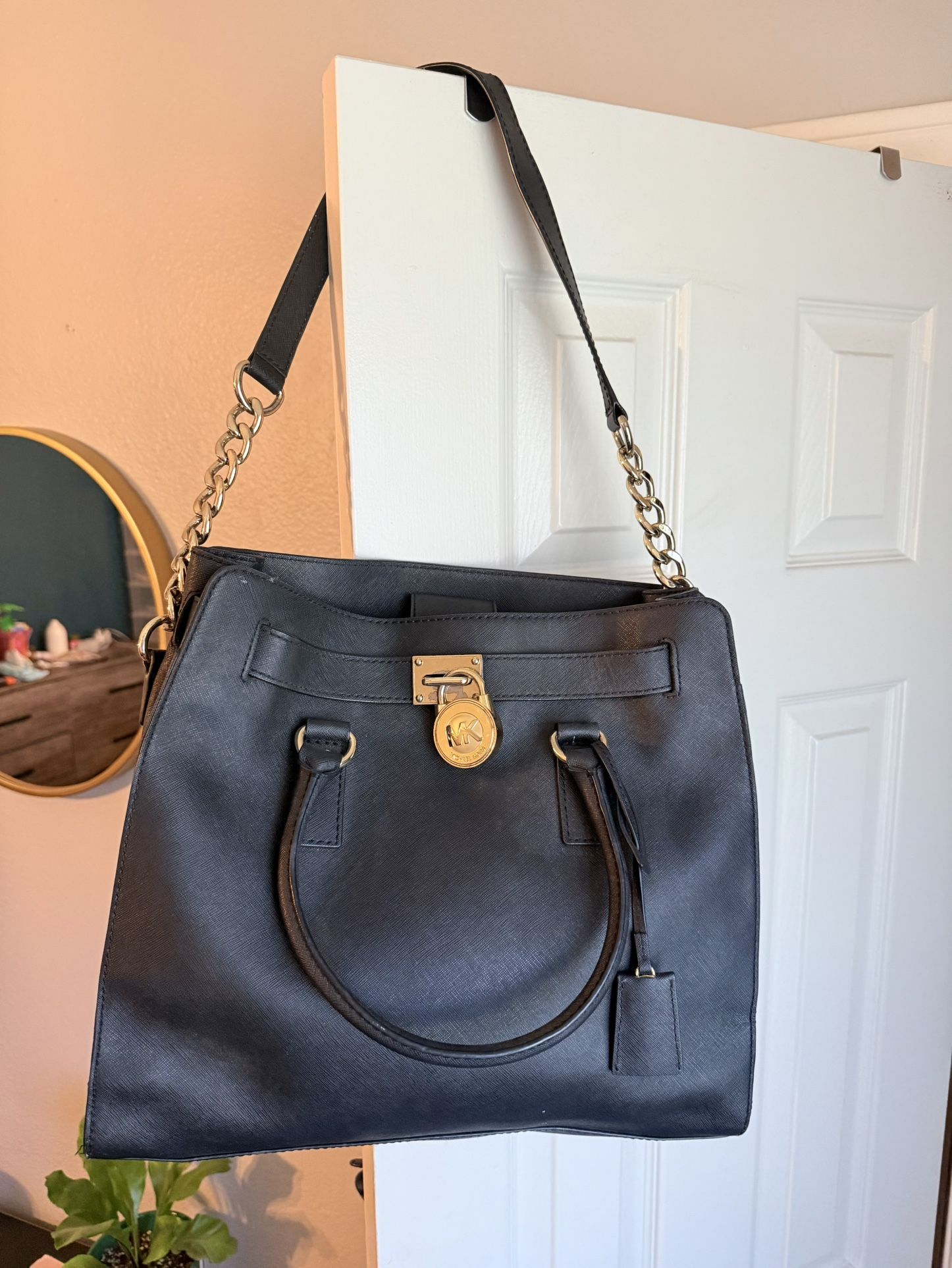 Michael Kors Hamilton Large Lock Key Tote Bag