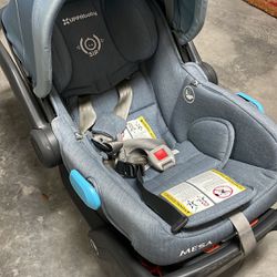 Uppababy Mesa Infant Car Seat With base