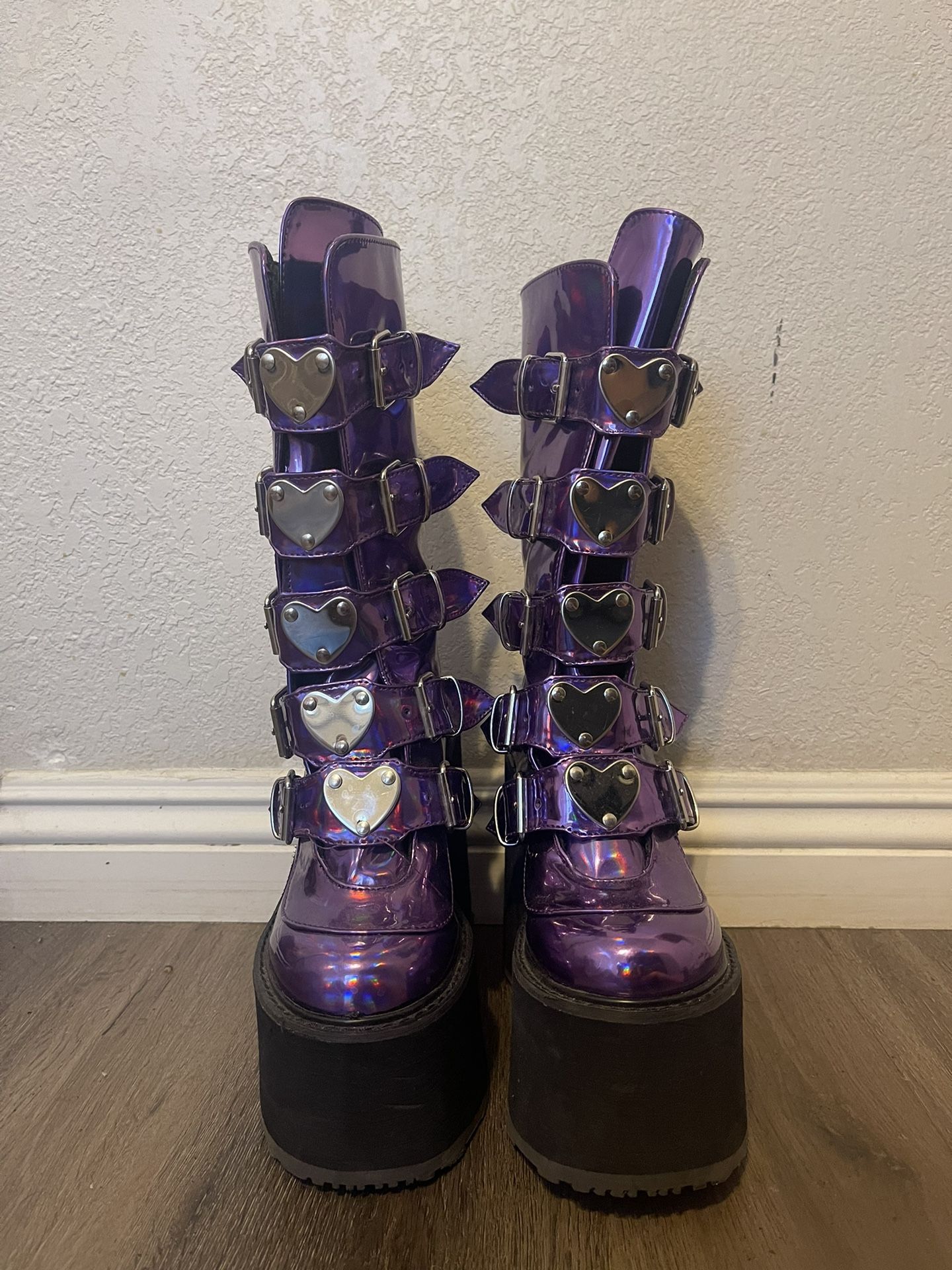 Demonia Swing 230 Purple hologram