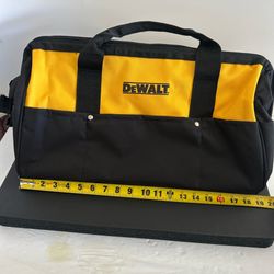 $25 NEW Dewalt Heavy-Duty Contractor Tool Bag