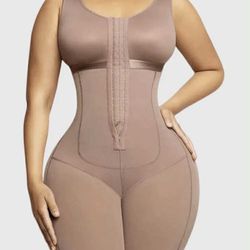 NEW SHAPE WEAR BODYSUIT IN PACKAGE 