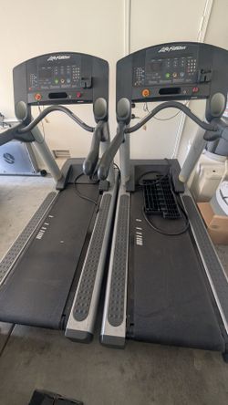 Life Fitness CLST Commercial Treadmills Heavy Duty Pair