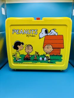 Peanuts Plastic Lunch Box1965 Vintage Snoopy Yellow