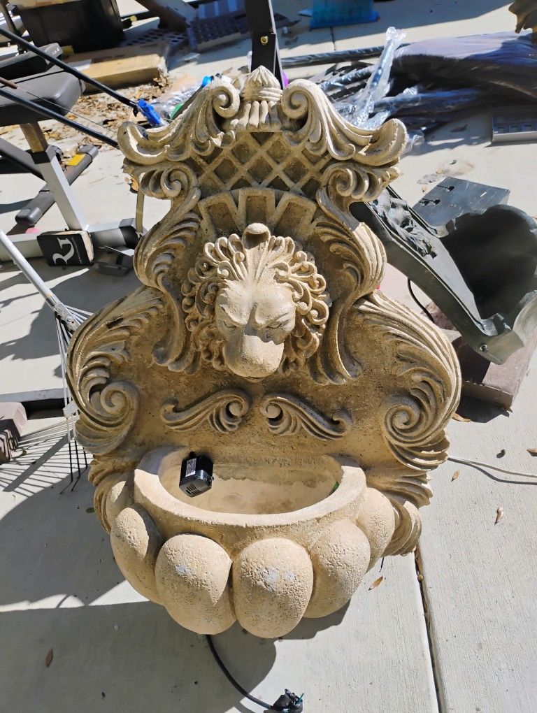 Decorative Wall hung Lion Fountains  
