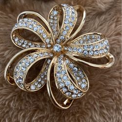 Vintage Monet Broche