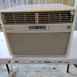 Window AC Unit 