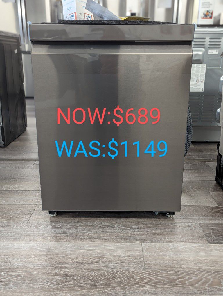 24in Top Control Dishwasher with QuadWash Pro, 3Rack, Dynamic Dry and TrueSteam. 44dBA
