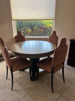 Round table 4 chairs