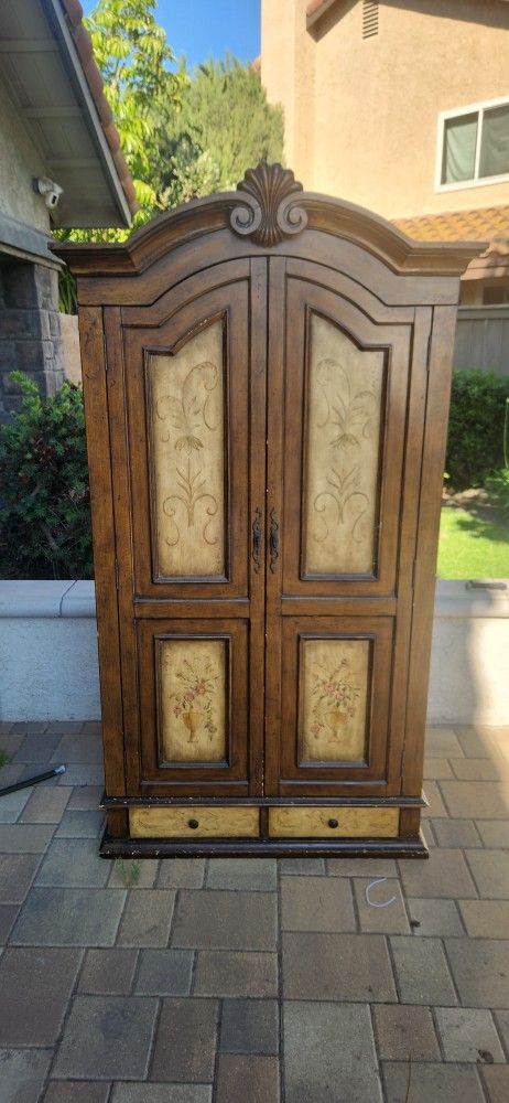 Cabinet Armoire FREE