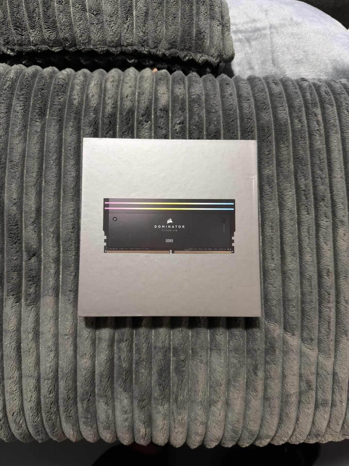 CORSAIR DOMINATOR TITANIUM 32GB (2 x 16GB) (DDR5-7200) RGB Memory Ram
