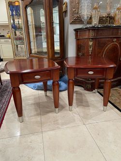 Pair of Beautiful Solid Cherry Wood Side Tables🌷