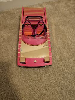LOL Surprise Car Pool Coupe with Dance Floor 

