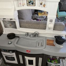 Play Kitchen 