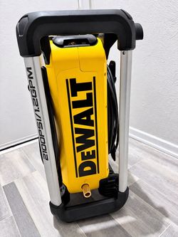 🔥POWER WASHER DEWALT 2100 PSI🔥