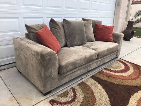 Like New Beautiful Ashley Furniture Long Sofa Excellent Conditions Like New Beautiful Ashley Furniture Long Sofa Excellent Conditions Free Delivery In North Las Vegas Nv Offerup