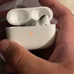 Apple airpods (1 missing)