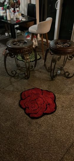 2 mahogany side tables