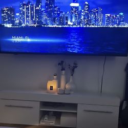 Tv stand Good Condition 