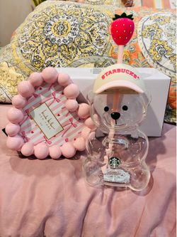 Starbucks Bearista strawberry cup