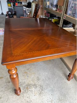 Gorgeous Mid Century Modern Table and Six Chairs