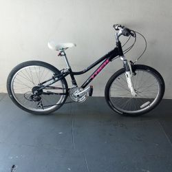 BICYCLE TREK 21 SPEED SIZE 24 BRAND NEW 