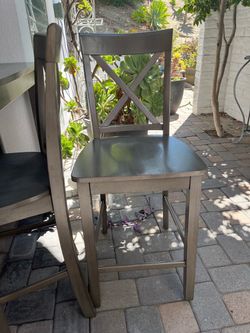 Dining room table