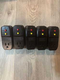 Lot of 5 Portable GFCI Ground Fault Circuit Interrupter Plug Adapters 15A 120V