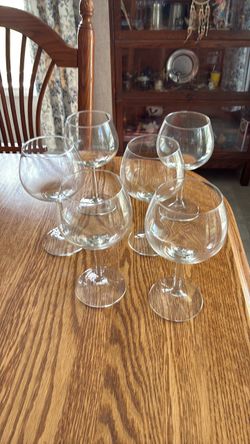 Set of 6 Clear Glass Wine Glasses