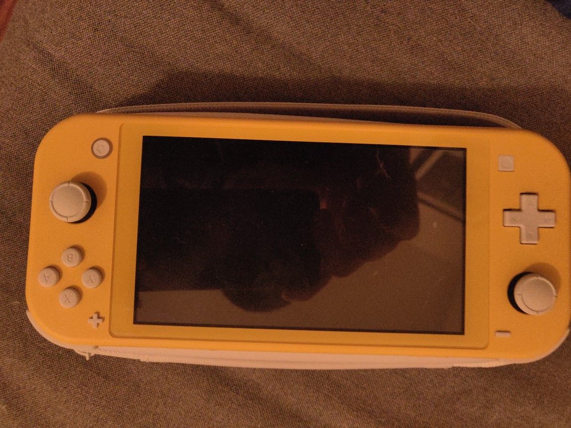 Nintendo Switch lite yellow with case