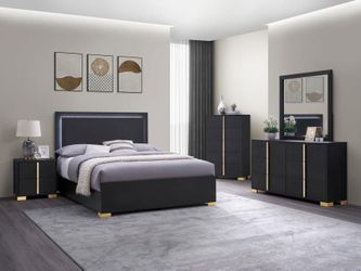4pc Queen Bedroom Set with Queen Bedframe Dresser Mirror Night Stand