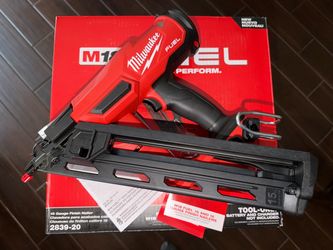 NEW Milwaukee M18 FUEL 15 Gauge Finish Nailer. TOOL ONLY