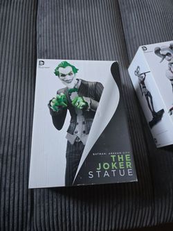 DC Collectibles Batman Arkham City Joker Statue and Harley Quinn