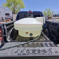 210 Pick Up Water Tank With Hose Attachment 