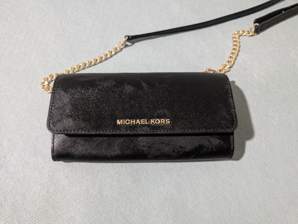 MICHAEL KORS
Jet Set Travel Saffiano Leather Smartphone Crossbody