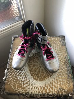 Under armor high top cleats sz 3 youth