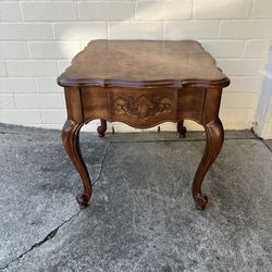 Bernhardt Side Table End Table Pair with Burlwood Inlay Scallop Top