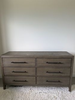 Modern 6-Drawer Dresser – Elegant Contemporary Design