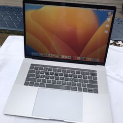 Apple 2017 MacBook Pro Retina 15” Touch Bar 2.9 i7, 16 Gb, 512 SSD, Radeon 580