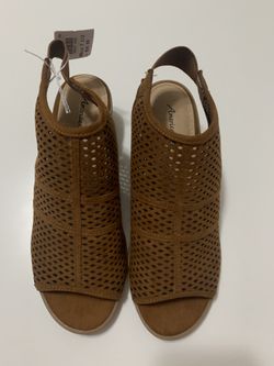 American Eagle Brown Heels Size 7.5