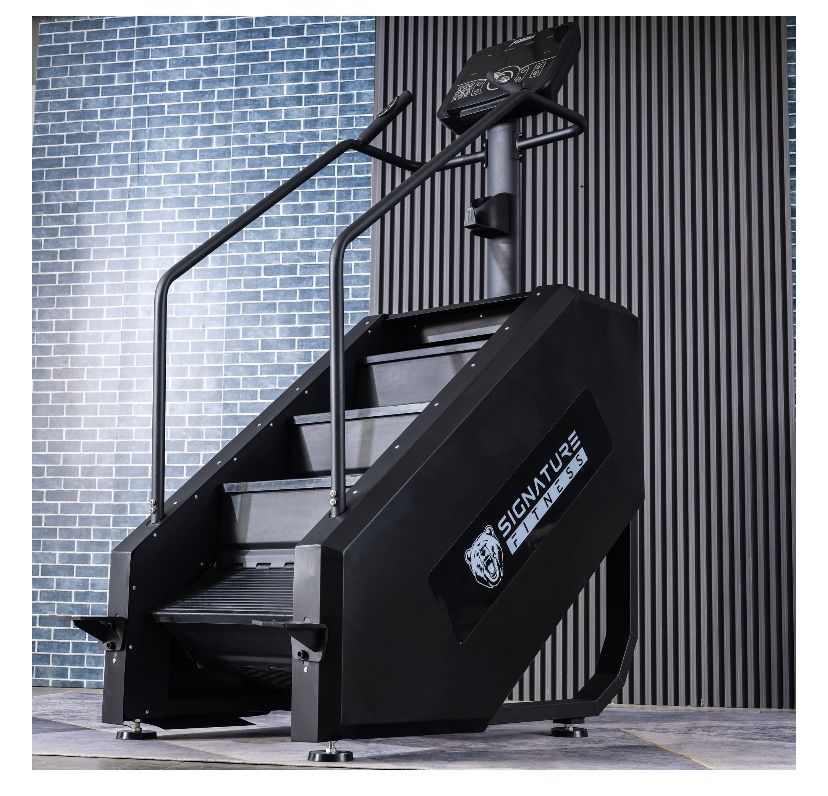 Signature Fitness SF-C2 Continuous Climber Gym Equipment Exercise Stair Stepper