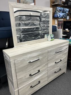 Dresser & Mirror