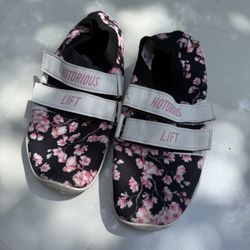 Limited Edition Notorious Lifts Size 42