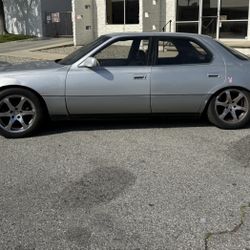 1991 Lexus LS 400