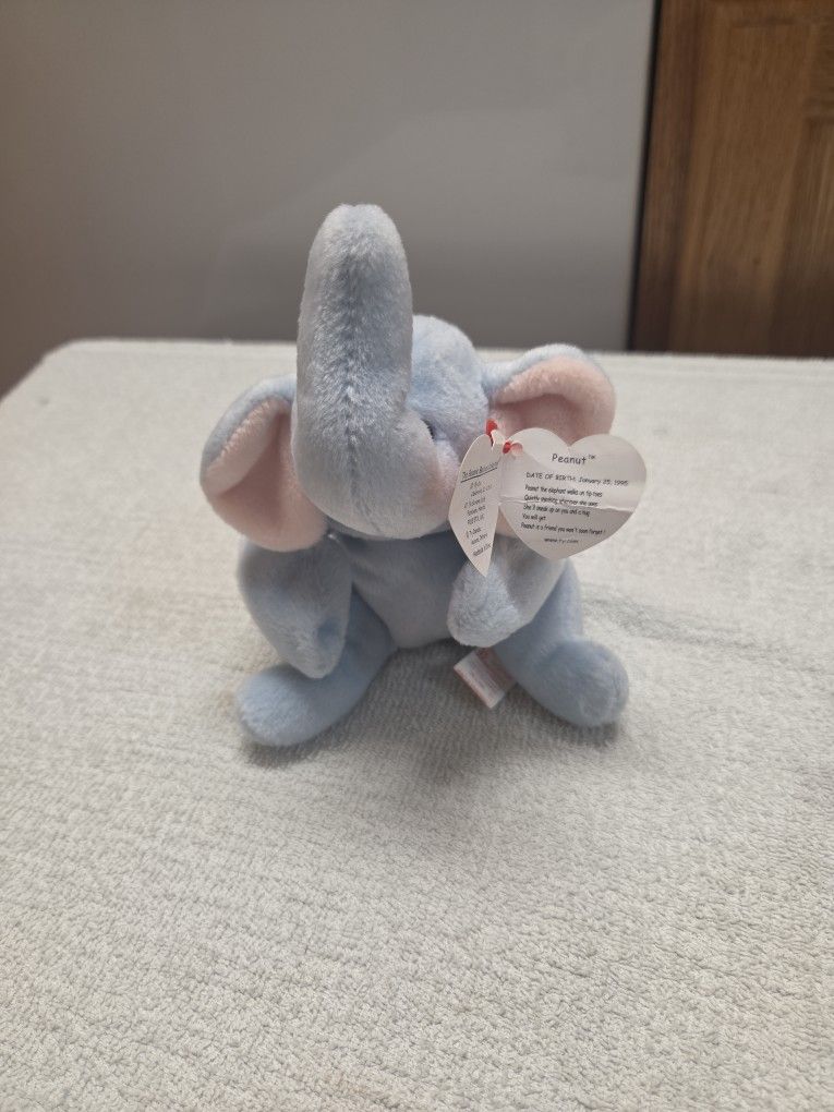 Pre Owned RARE 1995 Retired Peanut Beanie Baby
