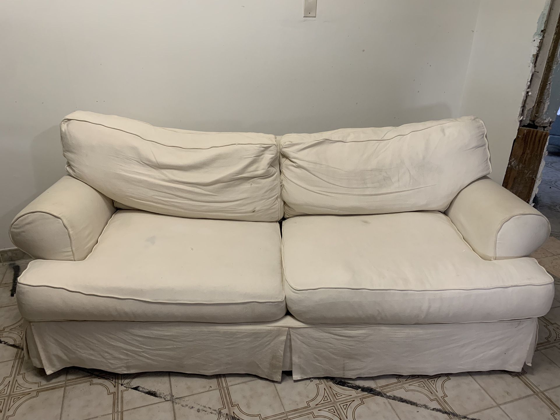 Couch/ Pull Out Bed 