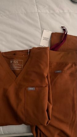 FIGS SCRUBS- COLOR MOCHA