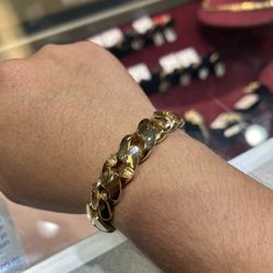 14k - 28.2 GRMS - CUBAN CUFF BRACELET 